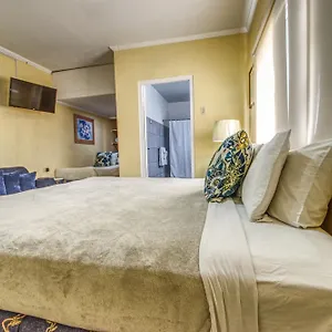 Hotel Palm Retreat